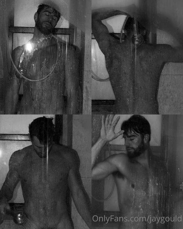 Water is dripping down my body… Wanna lick daddy dry? 😈 You’..