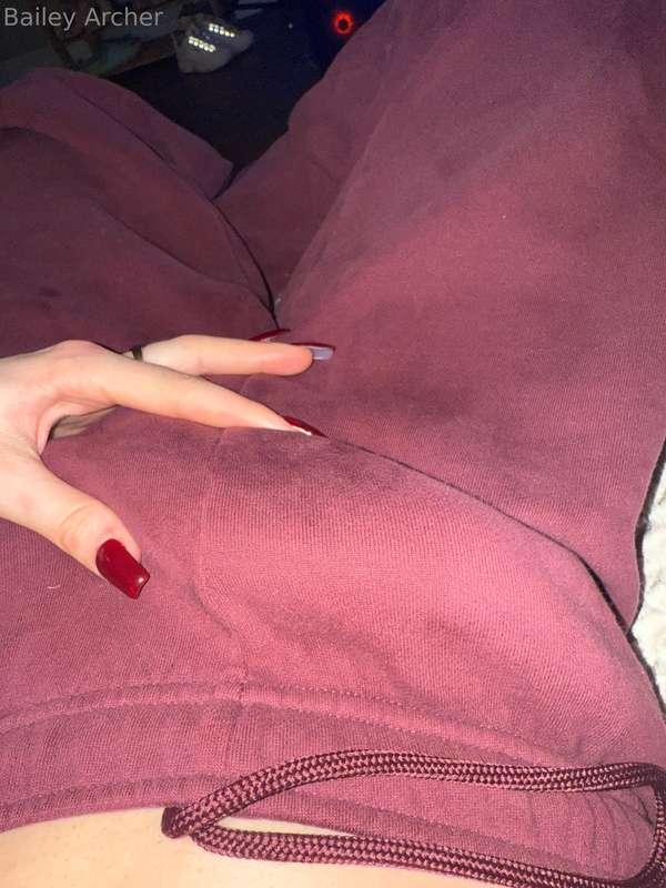🍆If you think you can be a good boy, I'll reward you with a ..