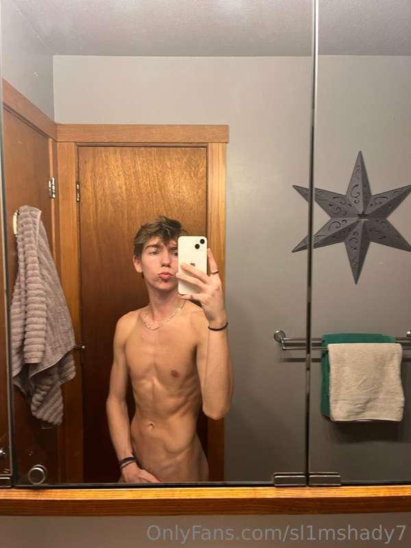 😼