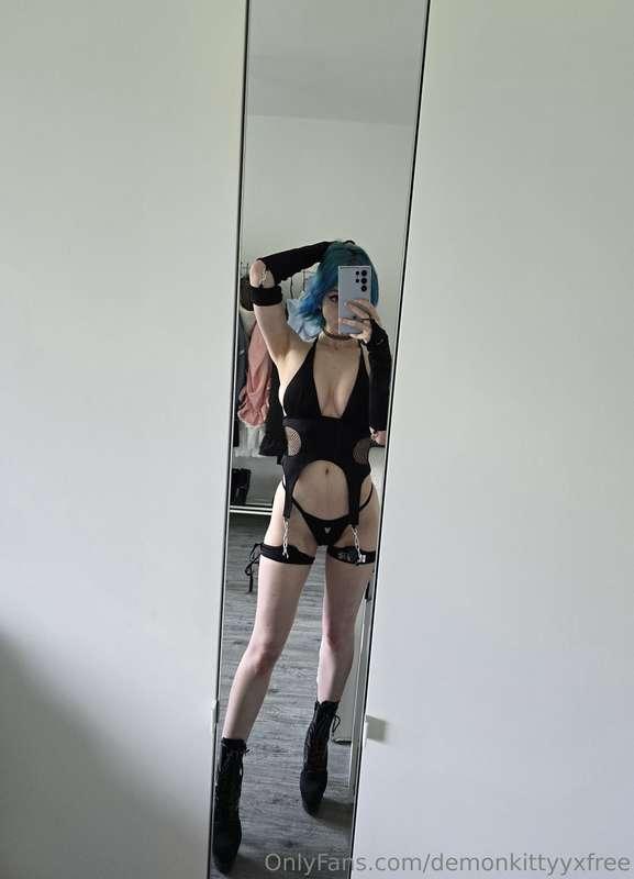 Onyx Lingerie Set Part 1 o.oLewd, casual, boob focus