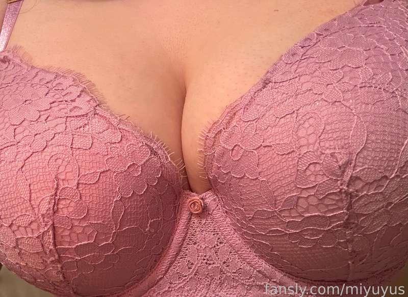 #tits new bras are so cutee! they dont fit tho :( oops