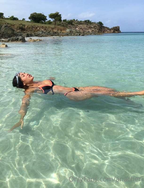 Flotation devices are activated! 👙
🌐🌐