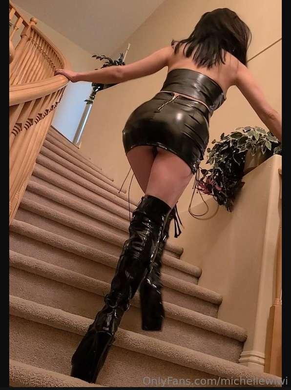 Follow me baby😘
