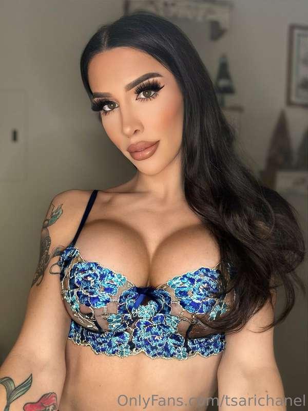 GOODMORNING & Happy Wednesday you sexy babes! 💦💦 Feeling gor..