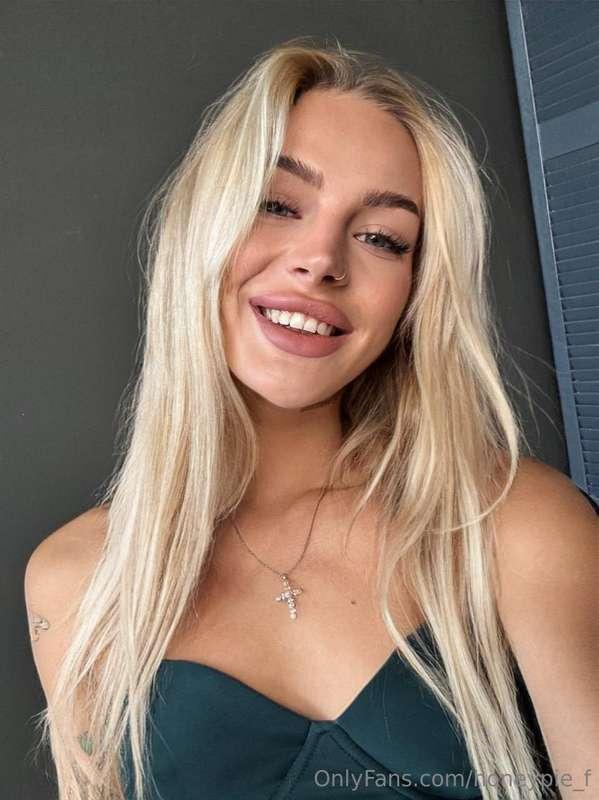 🌸 I feel like having a little heart-to-heart tonight 🌙 Wanna..