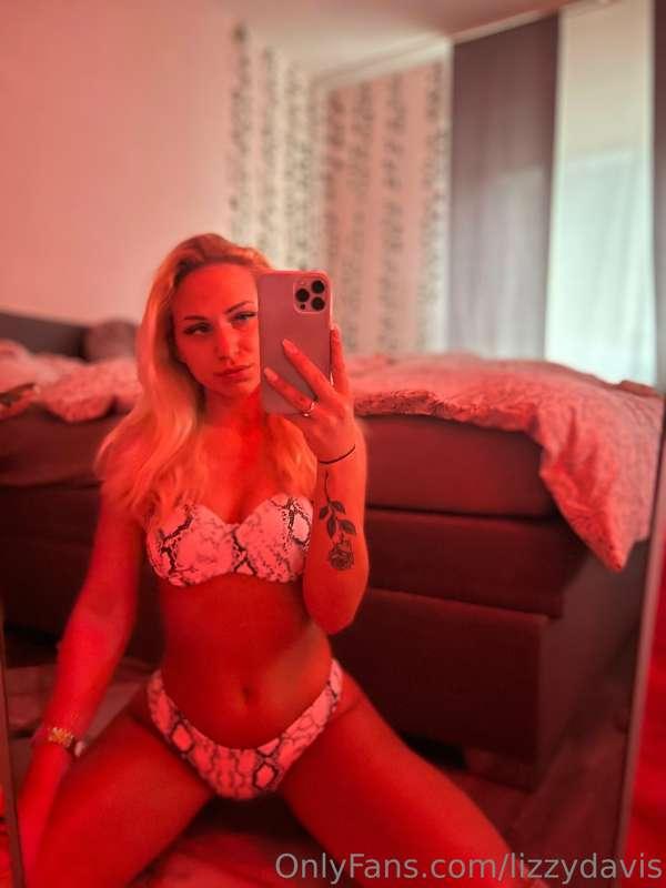 do you like this ambiance? when I turn on the red light some..