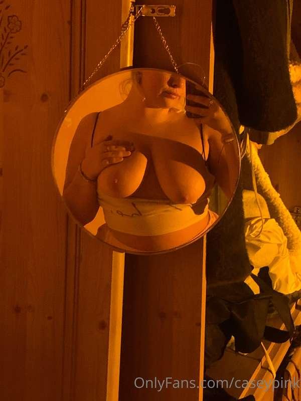 Boobieeesss baby come suck