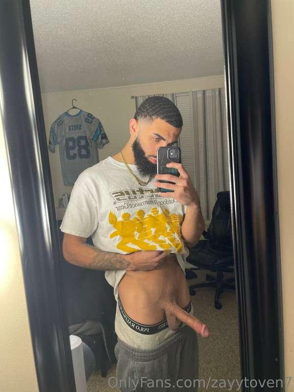 someone come give me company ??