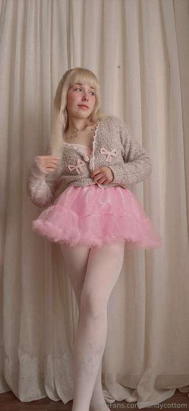 Can I be your petite doll? 🧸🌺🎀🩰 ₊✩‧₊˚౨ৎ˚₊✩‧₊