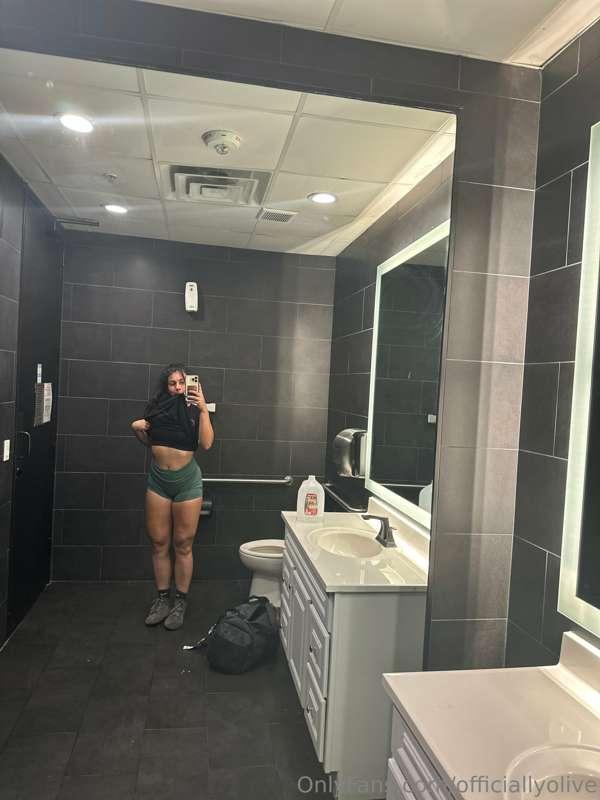 bro why does the gym bathroom have to have the best lighting..