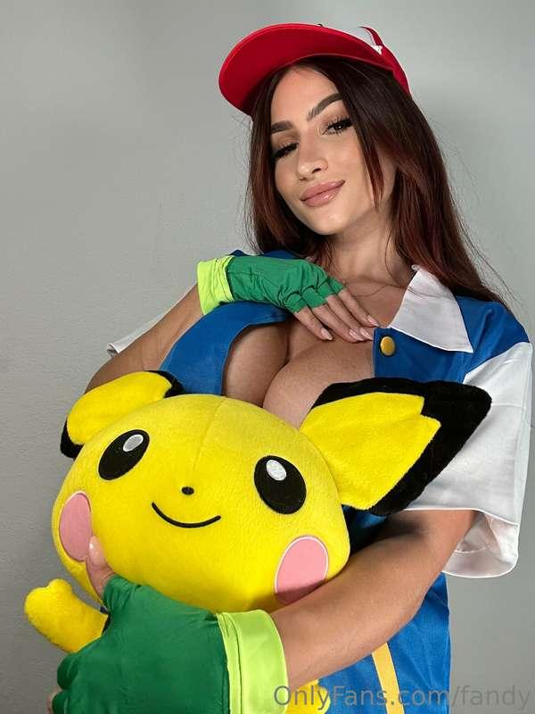 Who wants play Pokemon with me 😀