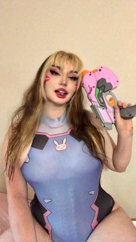 Deciding on new cosplays tonight what do you guys want to se..