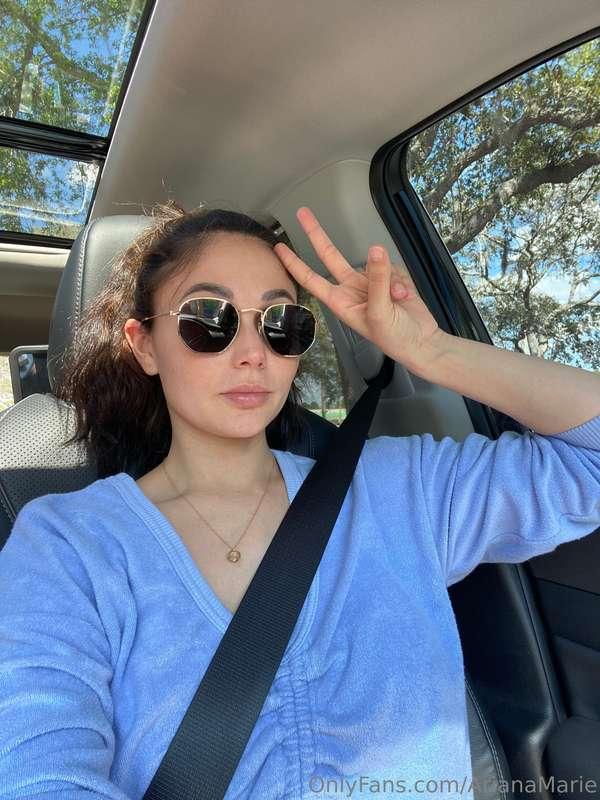 Happy Monday ☮️