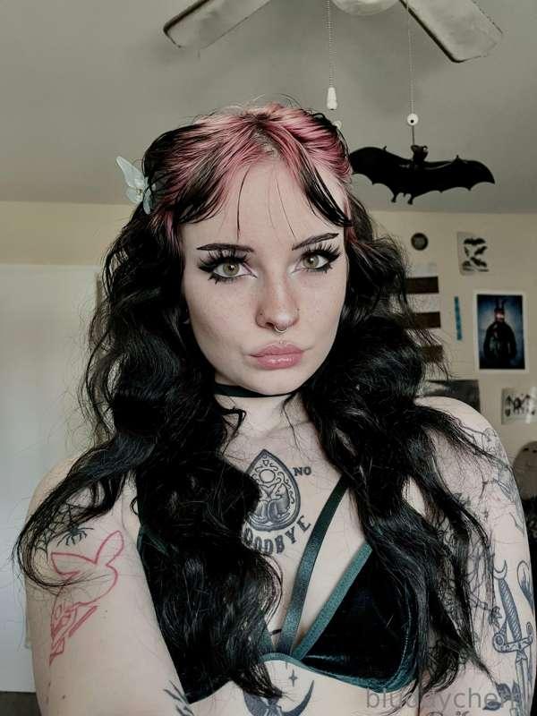 hiiii just a quick announcement i might not be super active ..