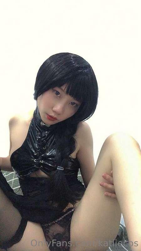 I'm wearing a dark cheongsam today ❤