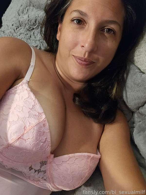 bi_sexualmilf image #5