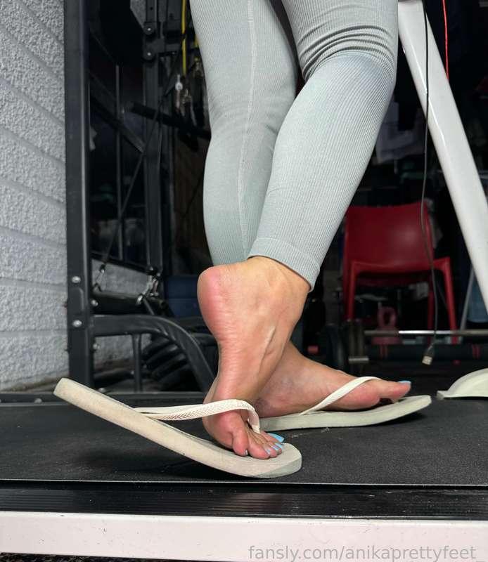 anikaprettyfeet_ image #3