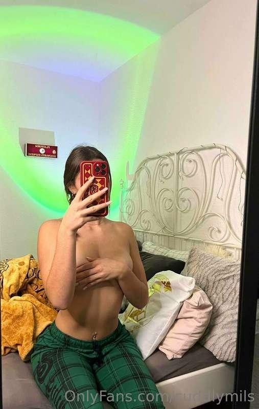 cuddlymils image #0