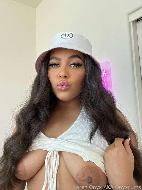 i have something that i can pull up…
but the real question is would you pull out? 😏 

✎ #nerdy #ebony #cute #pokemon #exotic #bigass #gamer #reader #brunette #fyp 
