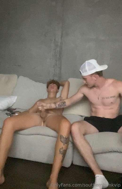 Message me for the full vid with @knoxfuksvip 