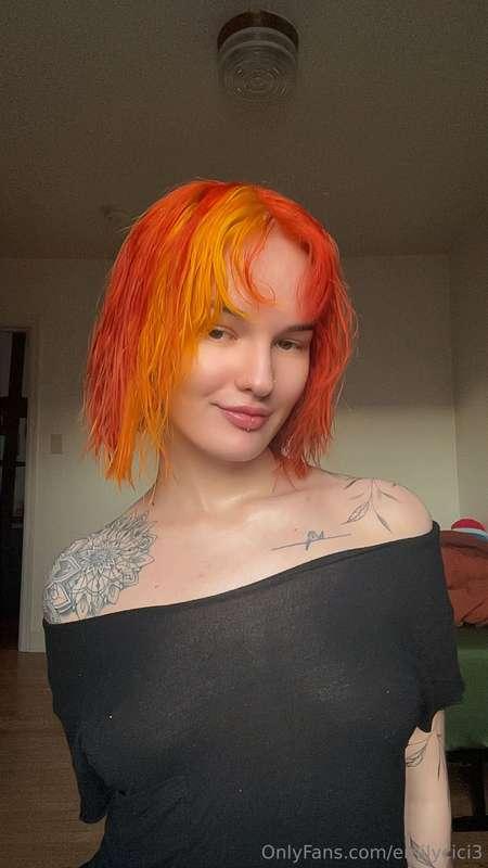 Fresh out the shower 🫧 Happy Tuesday! Enjoy some titties 