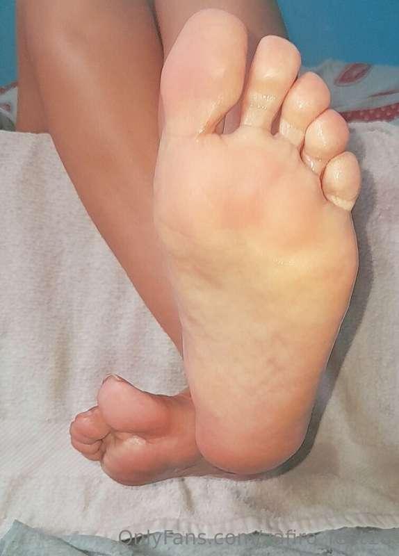 Pies grasosos 🦶🦶🦶👣