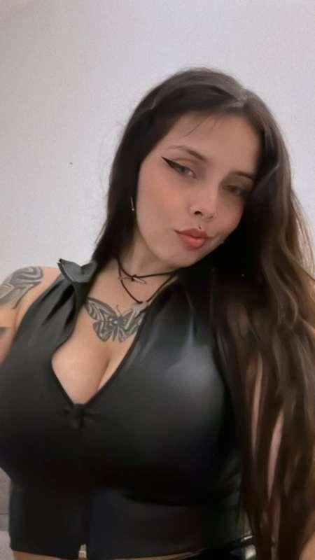 Do I look like a spoiled and pampered girl? 😈❤️‍🔥