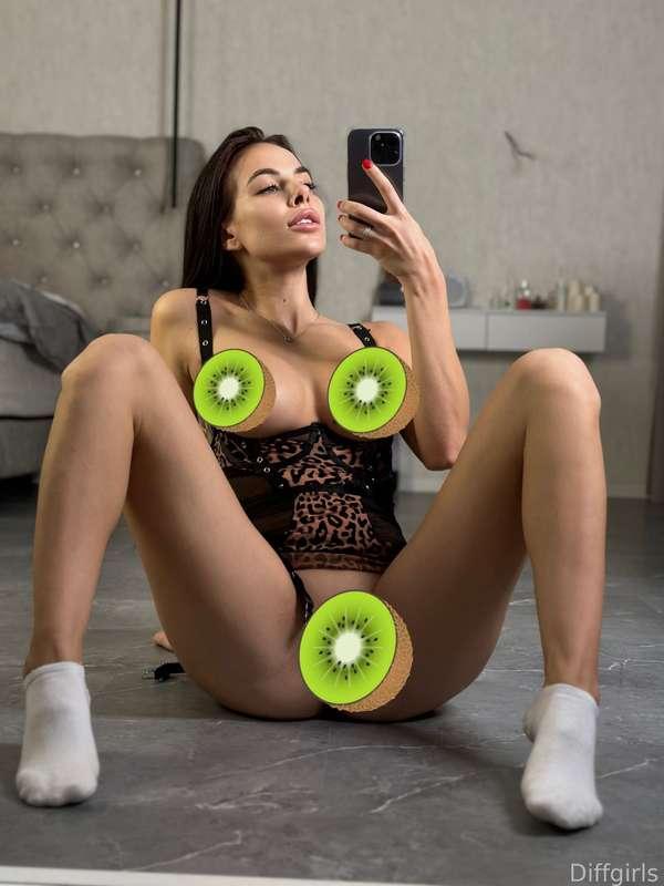 My toxic trait is my pussy gets too wet 🥵💦