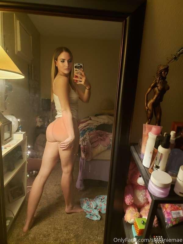 Is my booty red from a spanking hehehe 😜😊