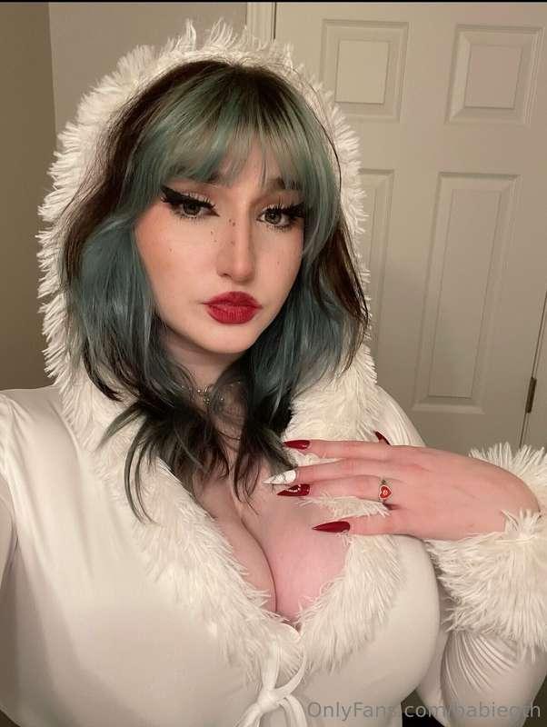 Brought this outfit to do a new snow shoot but there hasn't ..
