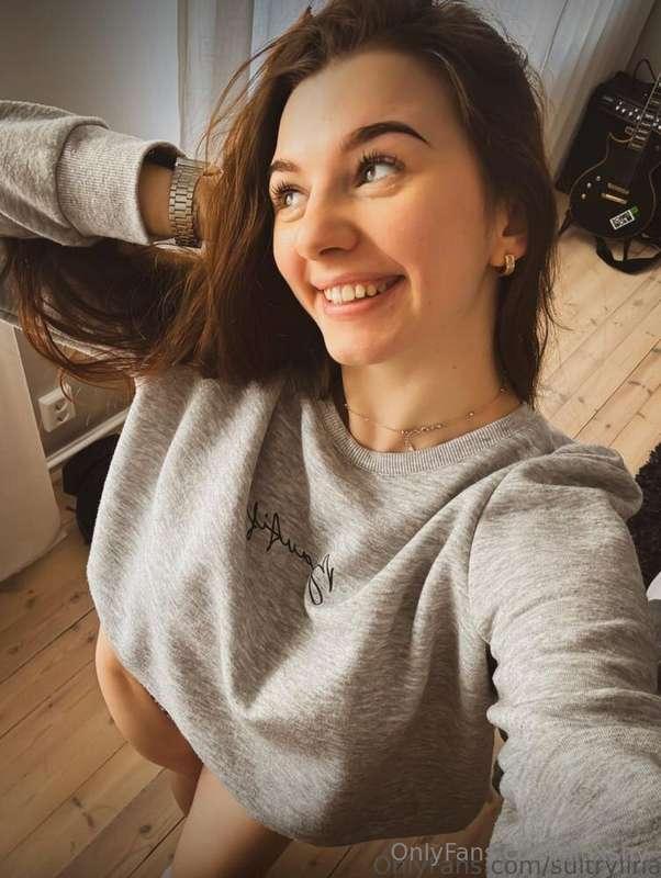 ❣️this sweet girl @sultrylina will warm you up and wake up y..