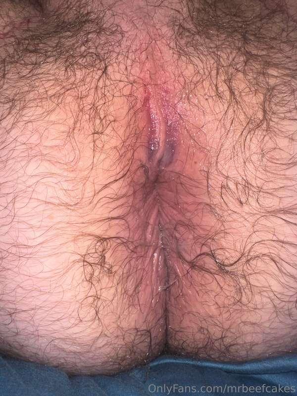 My cumfilled hole after having fun with a sexy daddy bear. 💦