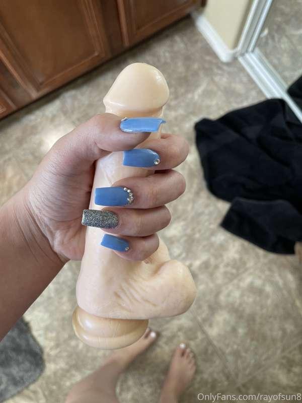 imagine this was your dick 😜