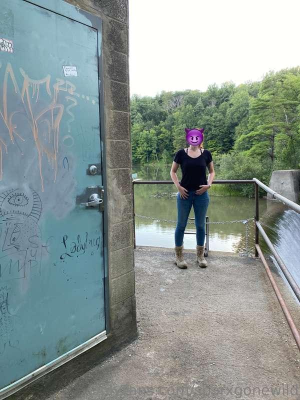 Flashing on the dam