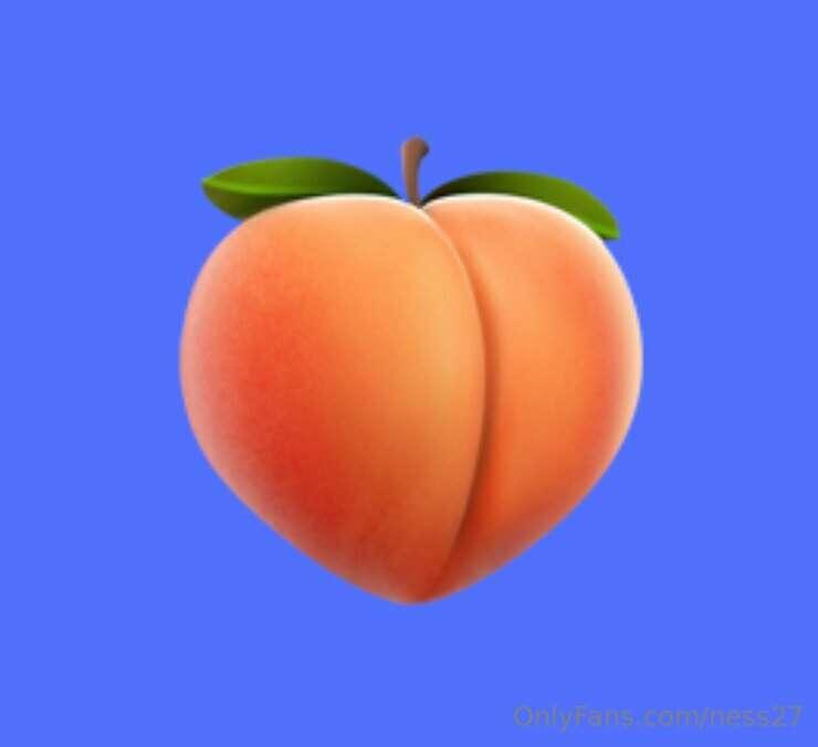 **no undies club** naked bare booty ⚠️