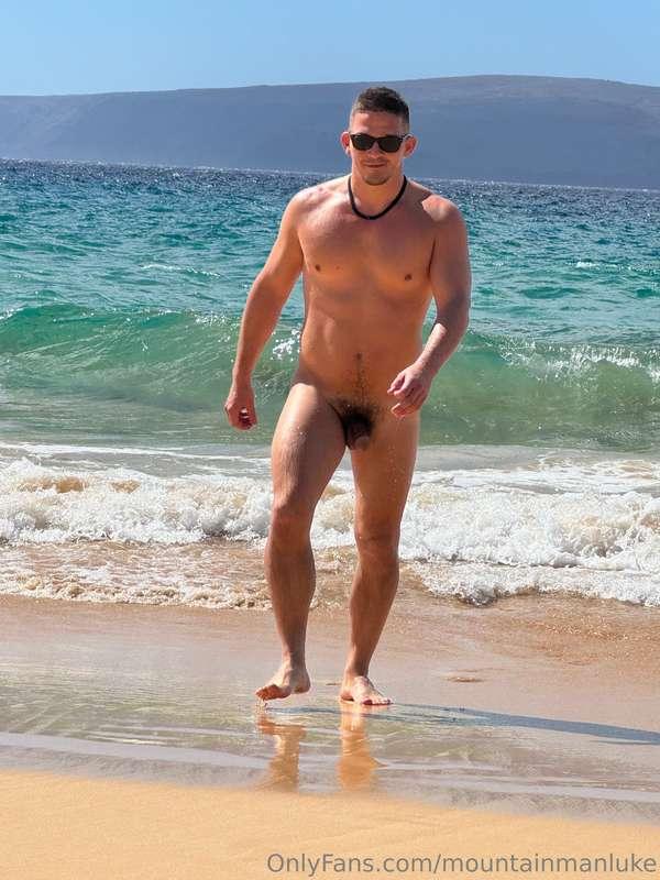 Nude beach in Hawaii 🌴