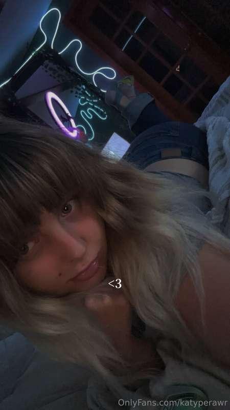 Hope everyone’s having a goodnight<3 xoxo
