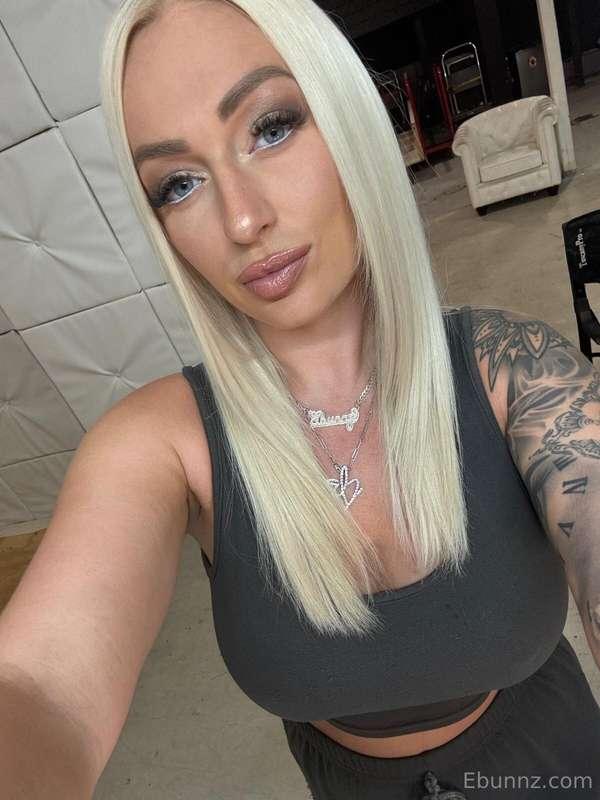 Feeling myself 💅