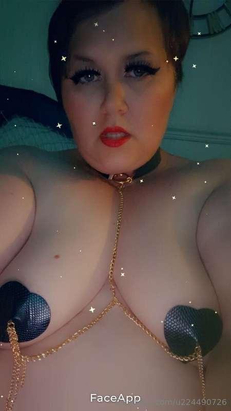 U wanna take these off and suck my tits baby? I'm so horny x..