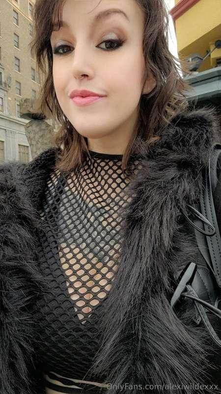 Become a VIP member today and get: 💥 instant access to my en..