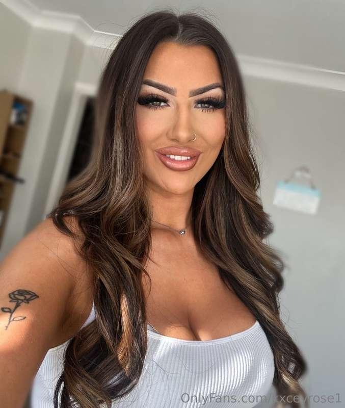 The weekend smile is back😘 https://onlyfans.com/kxceyrose/c1..