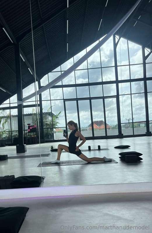 Stretching 😋