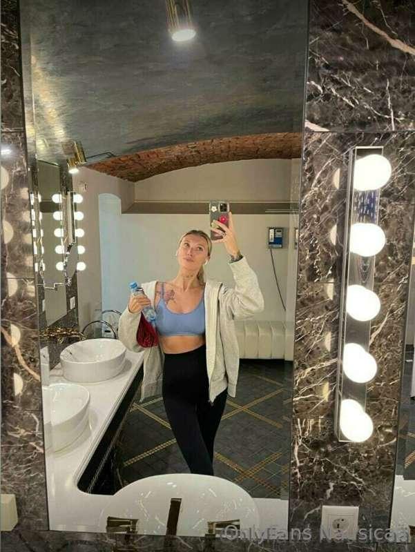 Tell me what you think when you look at my figure ?😍😘😍