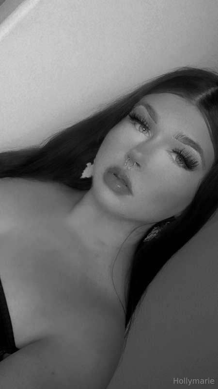 pretty face & titties 🍒