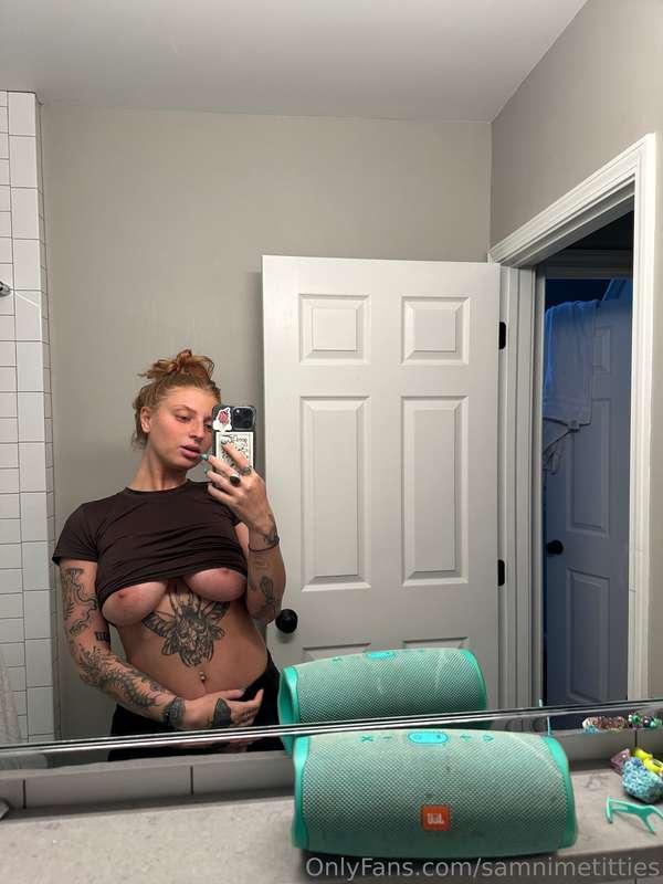 titty pic of the day :)