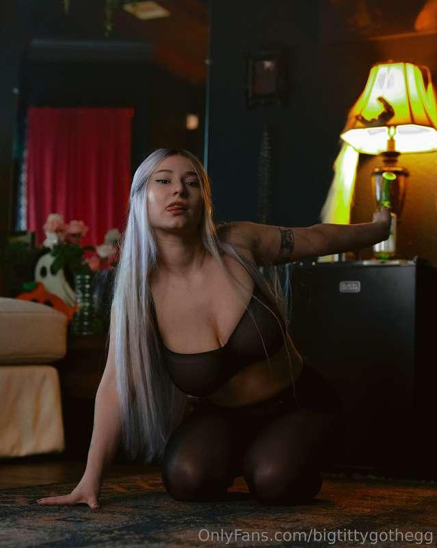 bigtittygothegg image #1