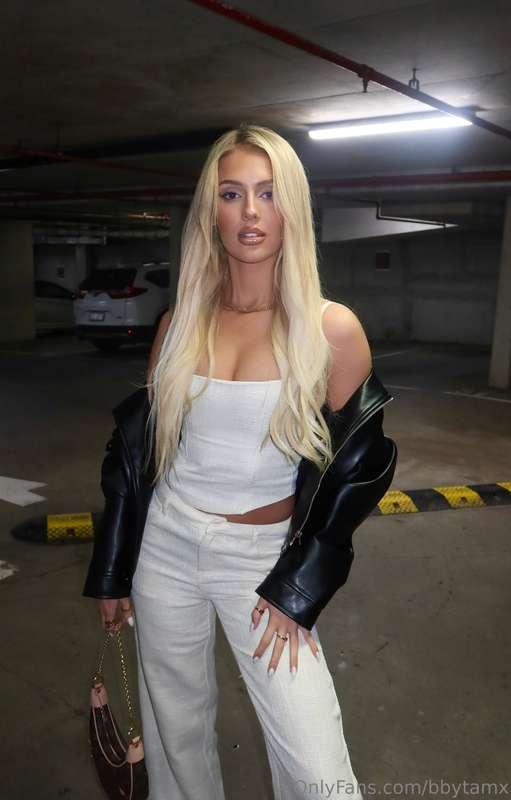 daily distraction 😘