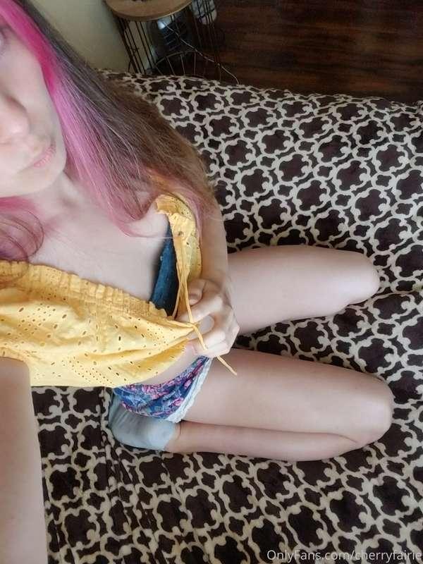 Heres my outfit from today💕 from the beginning to right befo..