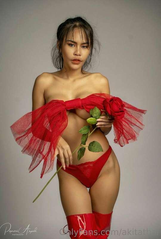 My friend's OnlyFans profile is the epitome of glamour and l..