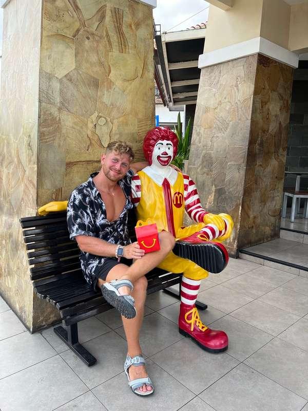 Hello☺️Maybe you can buy me a happy meal?😉